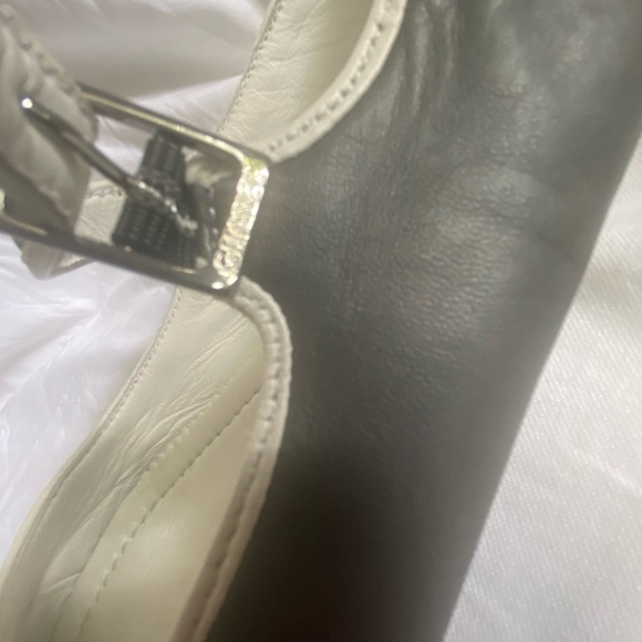 Vintage CHANEL Spring/Summer 2008 Maryjane flats. Gray/White. Leather. Size 38. - Picture 9 of 12